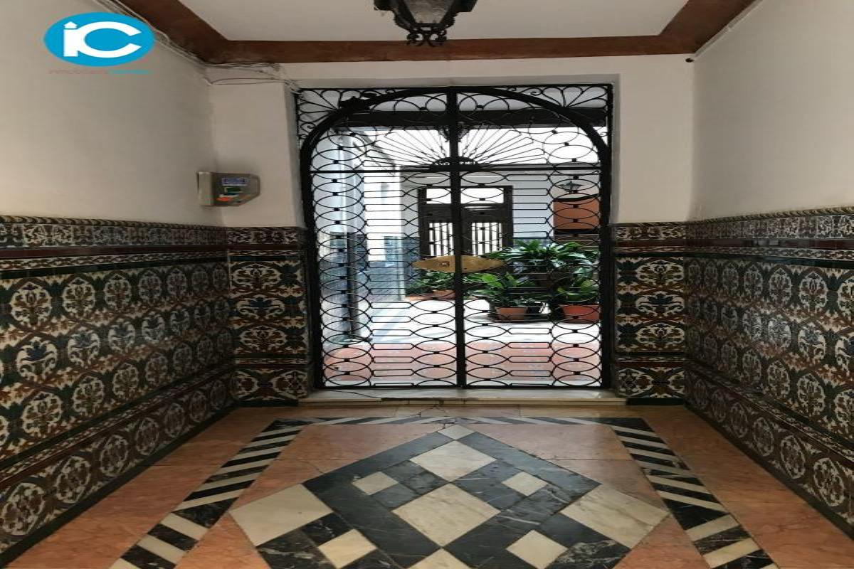 Edificio en pleno centro de Granada
