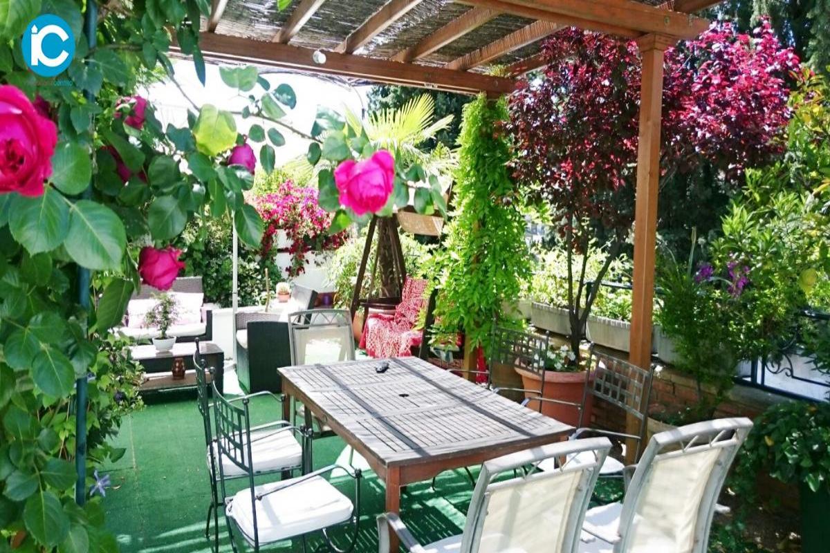 CASA INDEPENDIENTE JUNTO A PASEO DEL SALÓN