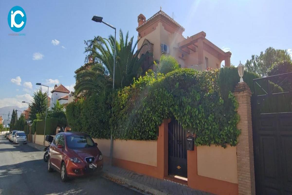 Chalet de lujo en urbanización el Carmelo