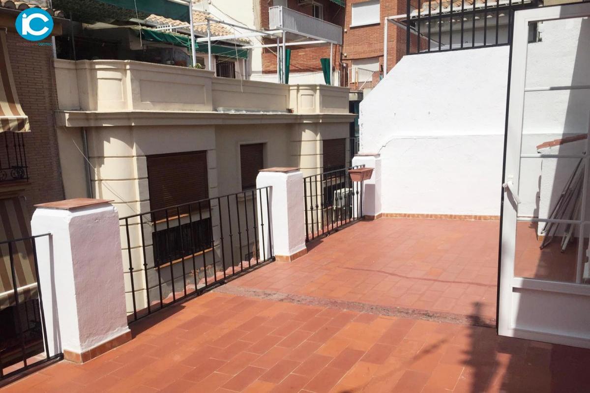 7800- EDIFICIO JUNTO A CALLE TABLAS