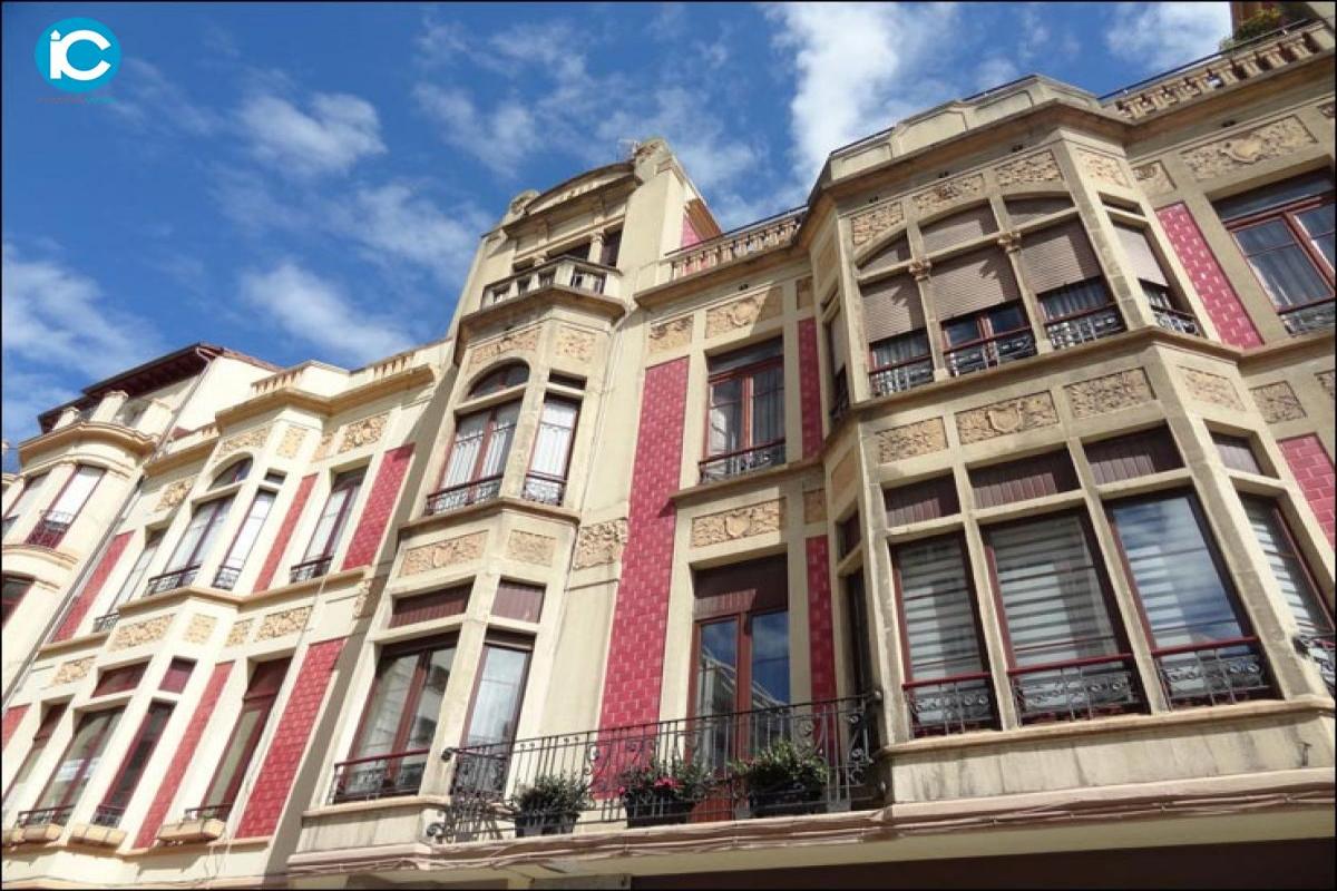 Edificio en calle Gran Vía de colón ,Granada