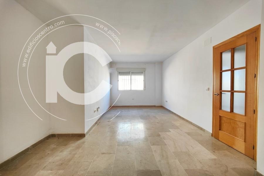 Piso con terraza, garaje y trastero en Cijuela