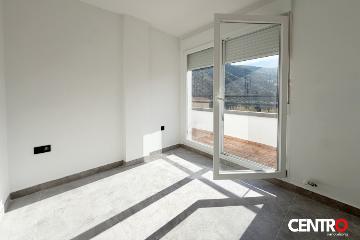 Piso con terraza en cenes