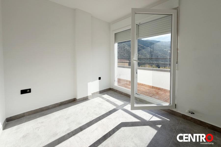 Piso con terraza en cenes