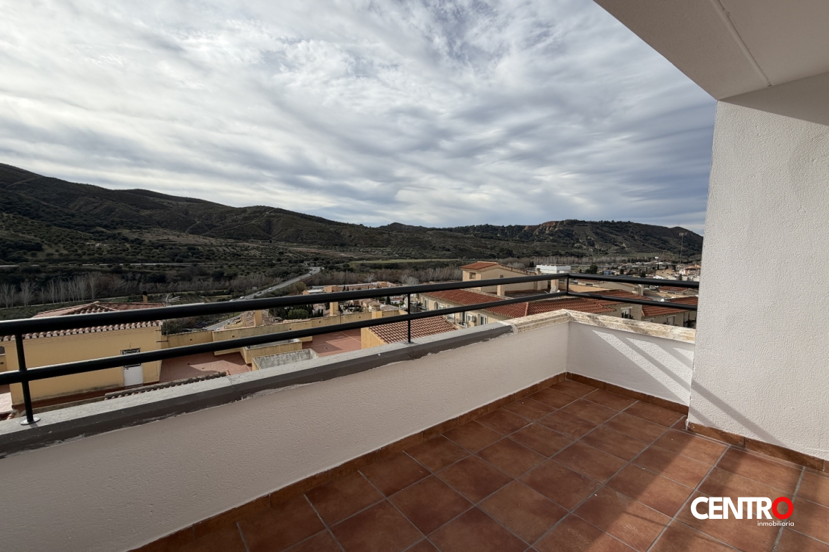Ático en Cenes con piscina y gimnasio
